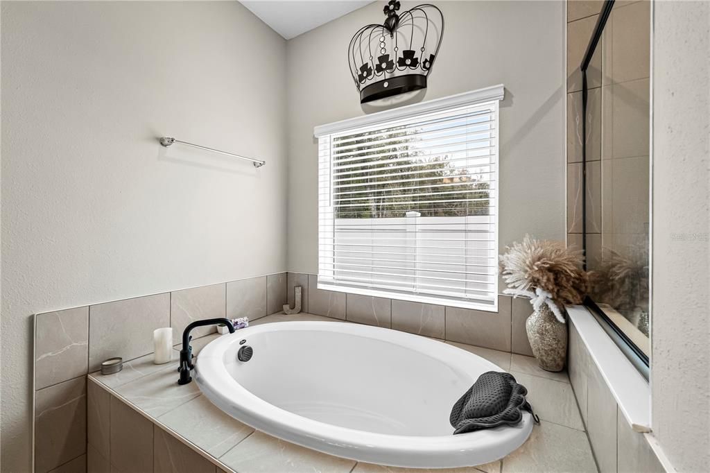 For Sale: $540,000 (4 beds, 3 baths, 2493 Square Feet)