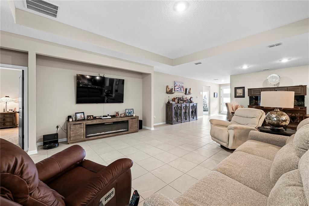 For Sale: $540,000 (4 beds, 3 baths, 2493 Square Feet)