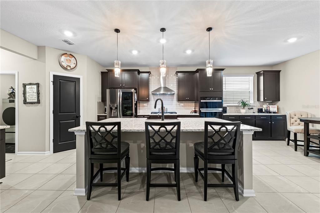 For Sale: $540,000 (4 beds, 3 baths, 2493 Square Feet)