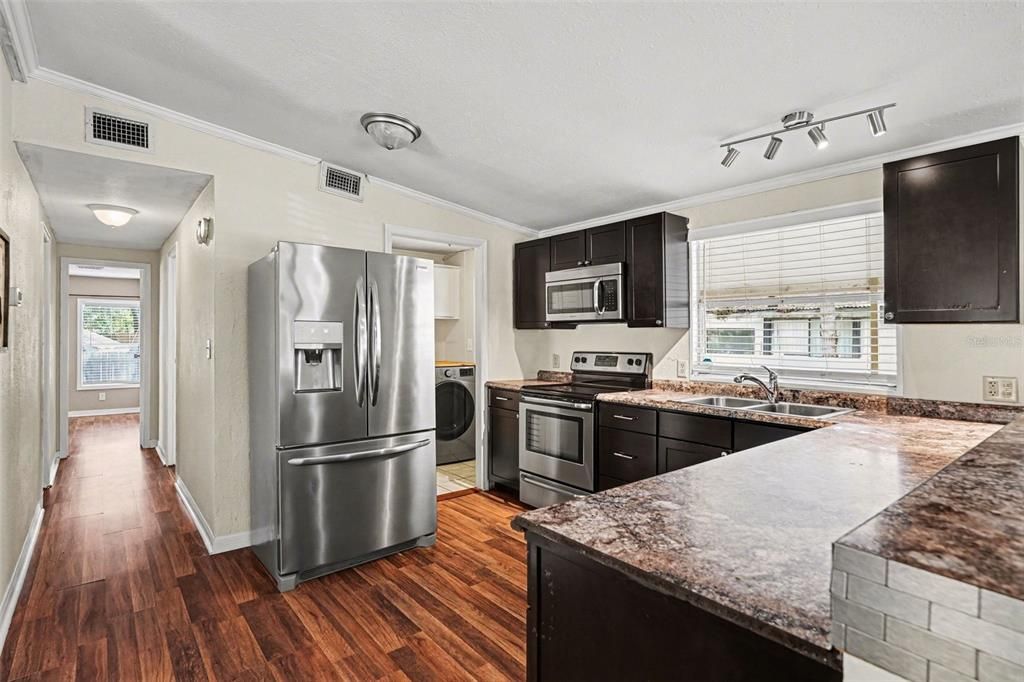 На продажу: $190,000 (2 спален, 2 ванн, 1056 Квадратных фут)