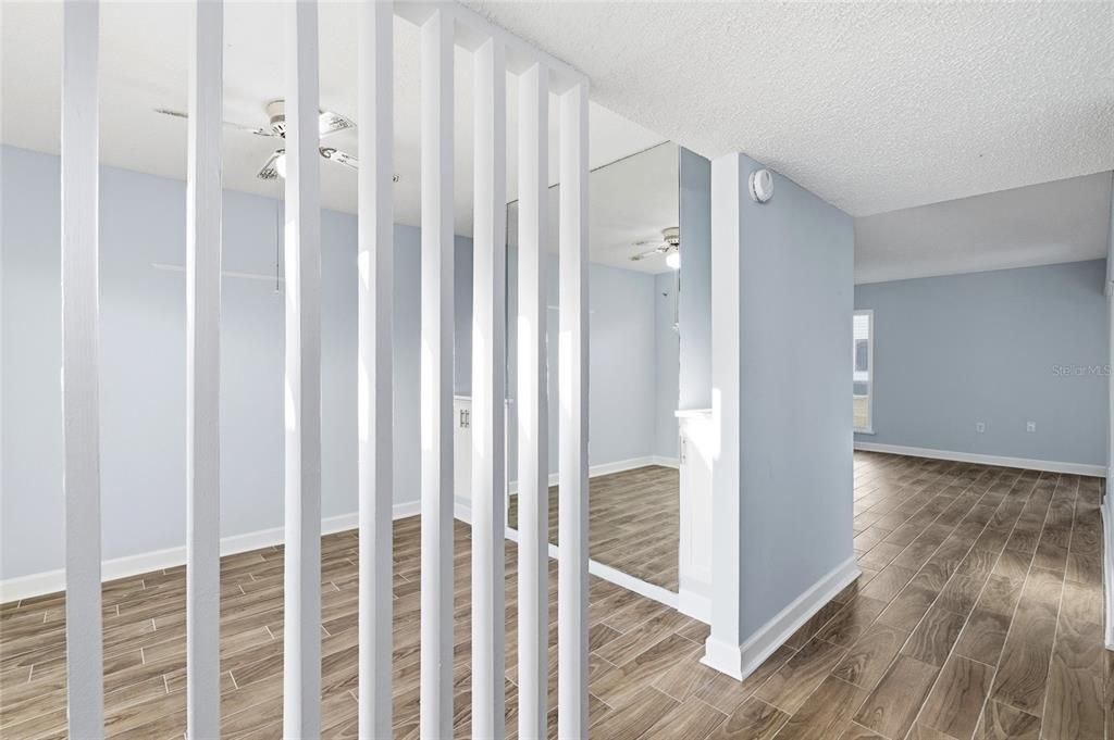 На продажу: $299,990 (2 спален, 2 ванн, 1040 Квадратных фут)