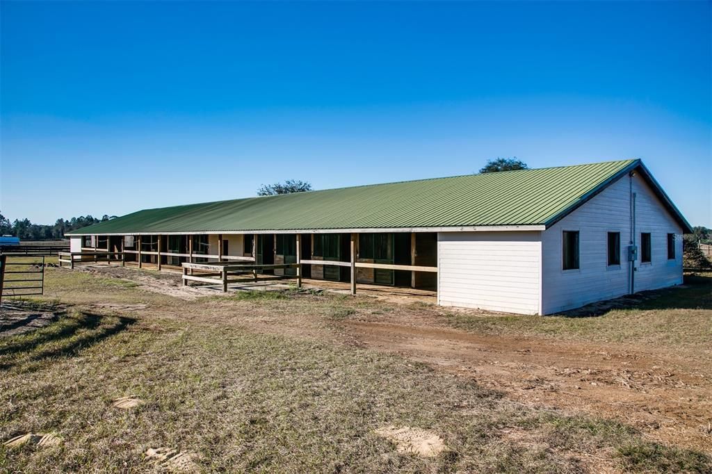 На продажу: $599,000 (20.01 acres)