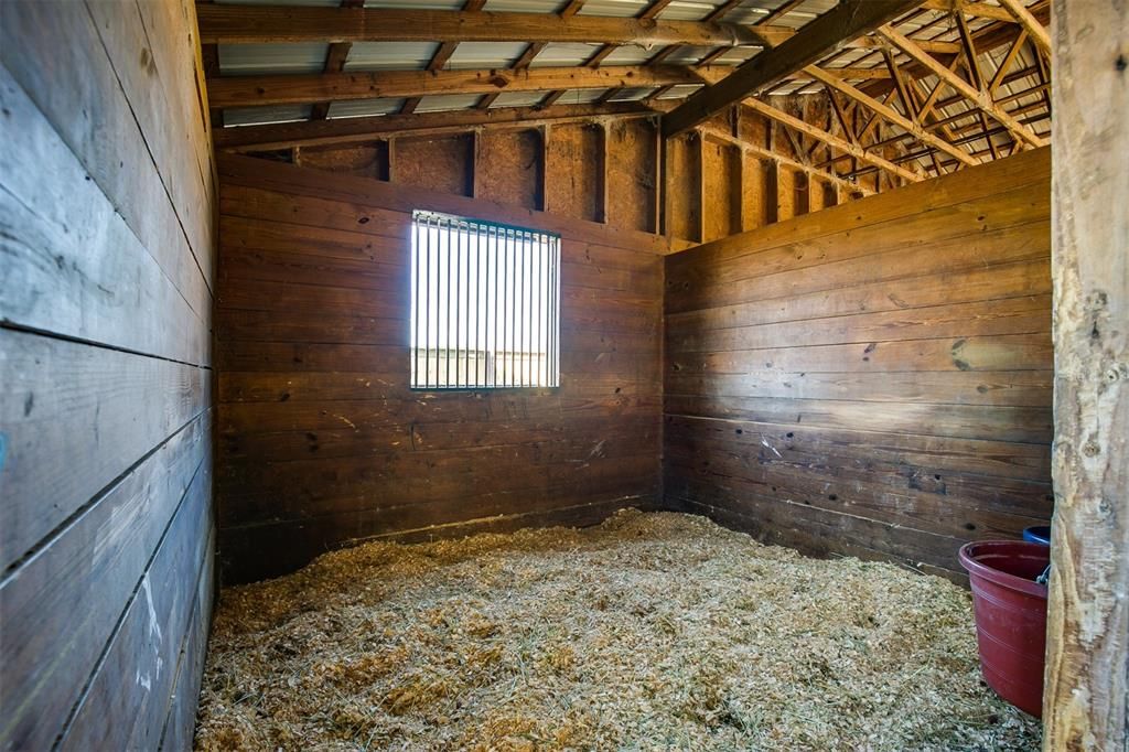 На продажу: $599,000 (20.01 acres)