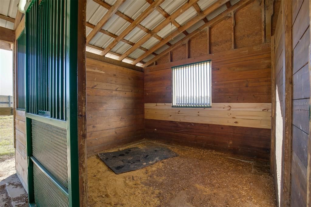 На продажу: $599,000 (20.01 acres)