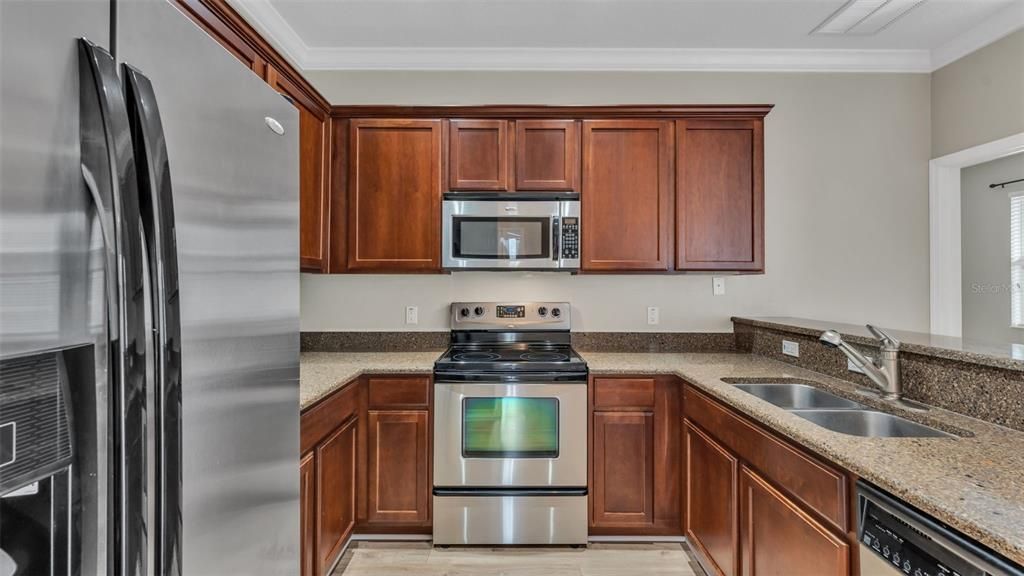Под контрактом: $219,900 (2 спален, 2 ванн, 1140 Квадратных фут)