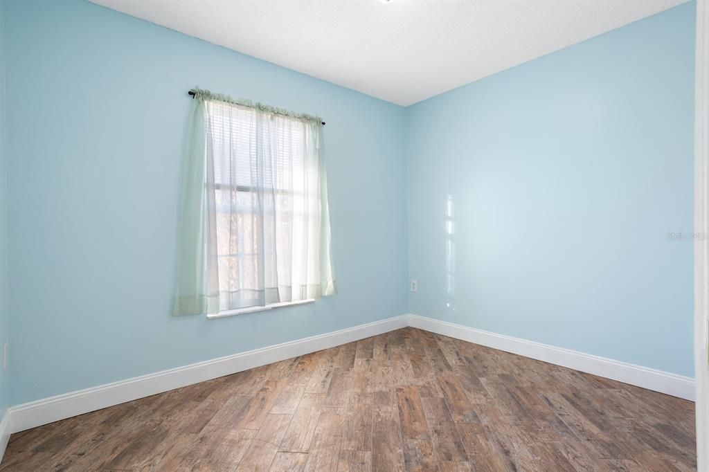 Active With Contract: $249,900 (4 beds, 1 baths, 1300 Square Feet)