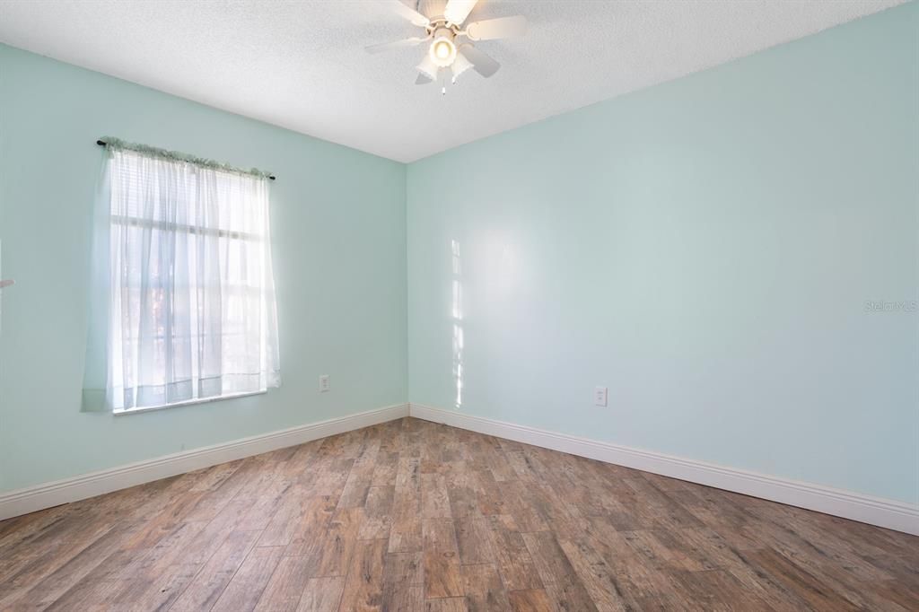 Active With Contract: $249,900 (4 beds, 1 baths, 1300 Square Feet)