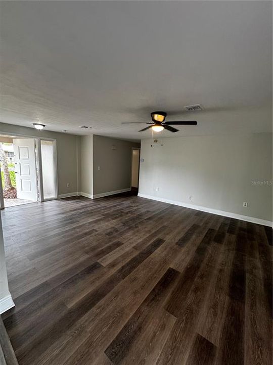 For Rent: $2,400 (3 beds, 2 baths, 1174 Square Feet)