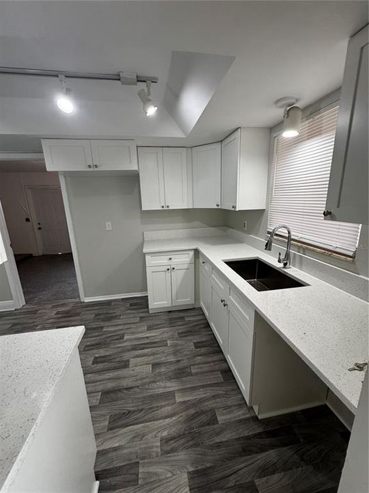 For Rent: $2,400 (3 beds, 2 baths, 1174 Square Feet)