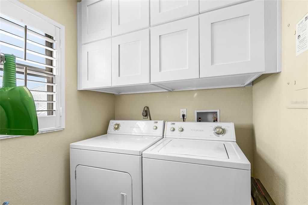 For Sale: $465,000 (2 beds, 2 baths, 1059 Square Feet)