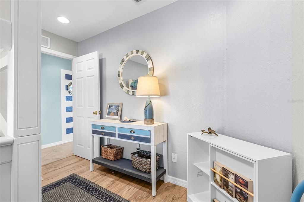 For Sale: $465,000 (2 beds, 2 baths, 1059 Square Feet)