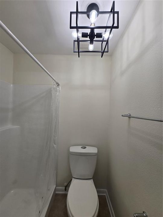 For Rent: $3,000 (4 beds, 2 baths, 2017 Square Feet)