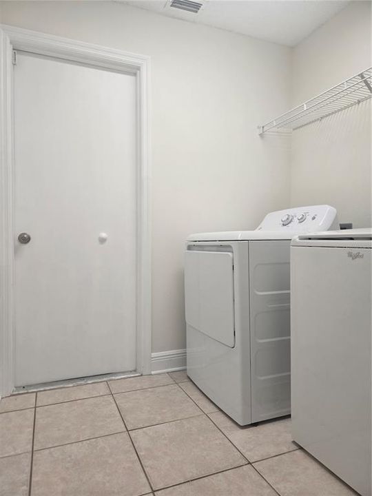 For Rent: $3,000 (4 beds, 2 baths, 2017 Square Feet)