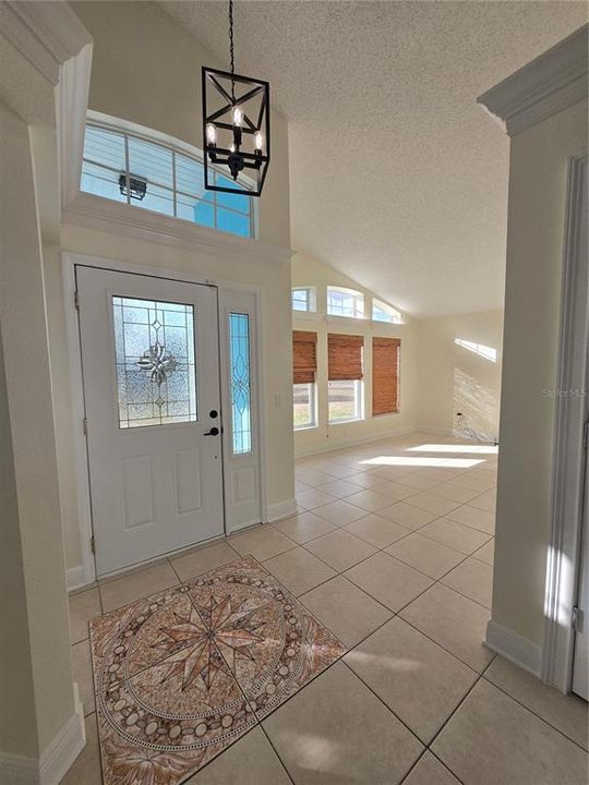 For Rent: $3,000 (4 beds, 2 baths, 2017 Square Feet)