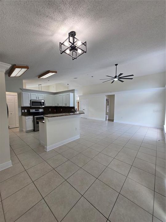 For Rent: $3,000 (4 beds, 2 baths, 2017 Square Feet)