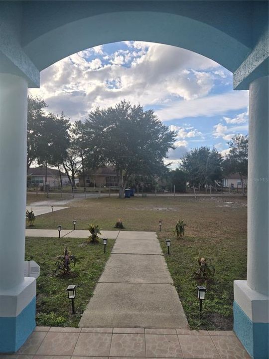 For Rent: $3,000 (4 beds, 2 baths, 2017 Square Feet)