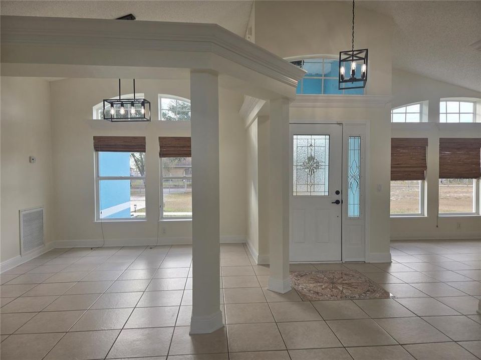 For Rent: $3,000 (4 beds, 2 baths, 2017 Square Feet)
