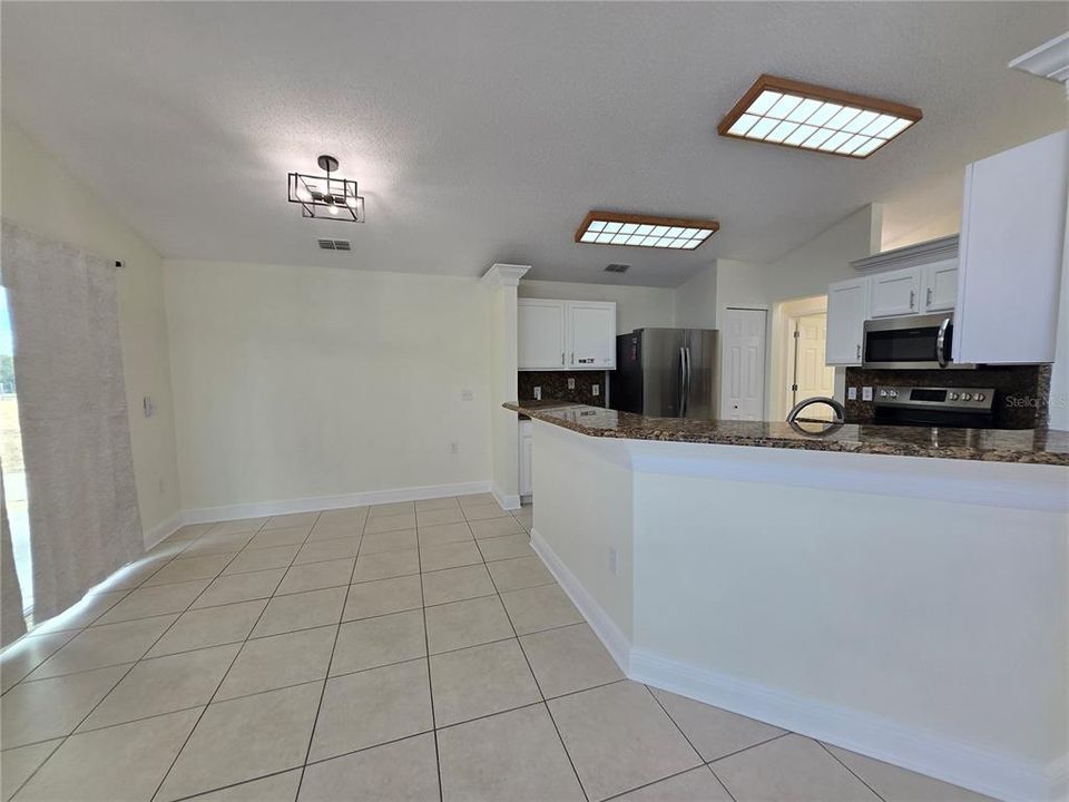 For Rent: $3,000 (4 beds, 2 baths, 2017 Square Feet)