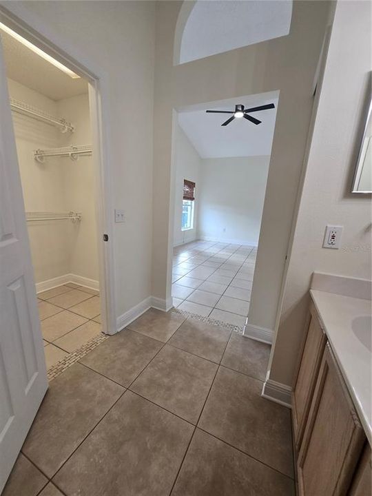 For Rent: $3,000 (4 beds, 2 baths, 2017 Square Feet)