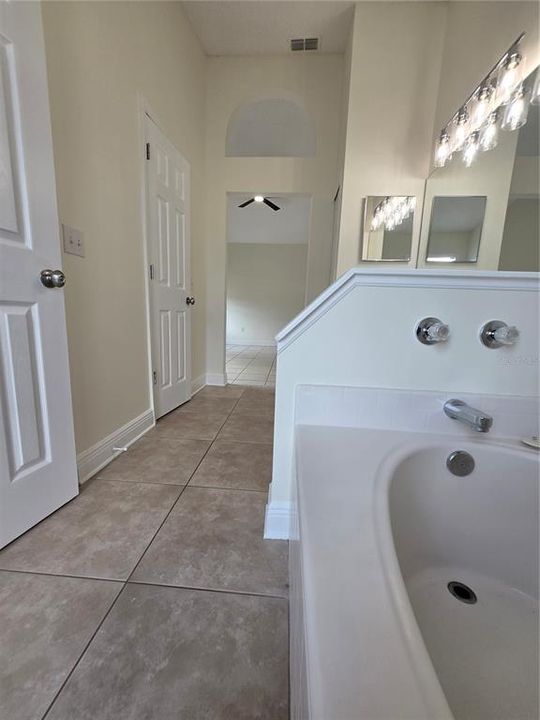 For Rent: $3,000 (4 beds, 2 baths, 2017 Square Feet)