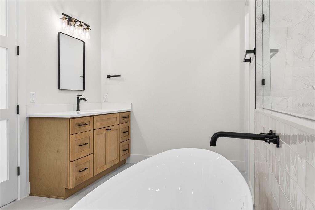 For Sale: $1,259,000 (5 beds, 4 baths, 3752 Square Feet)