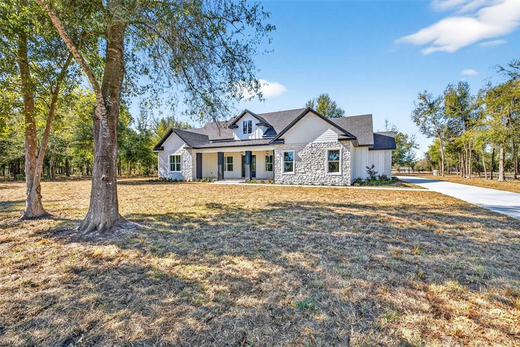 For Sale: $1,259,000 (5 beds, 4 baths, 3752 Square Feet)