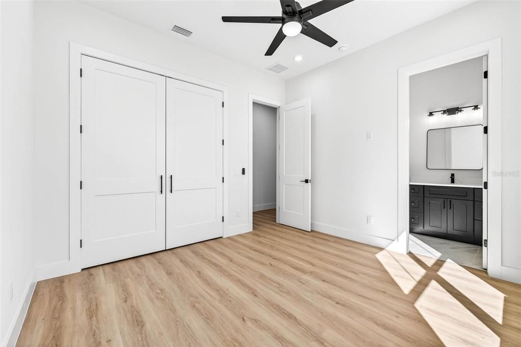 For Sale: $1,259,000 (5 beds, 4 baths, 3752 Square Feet)