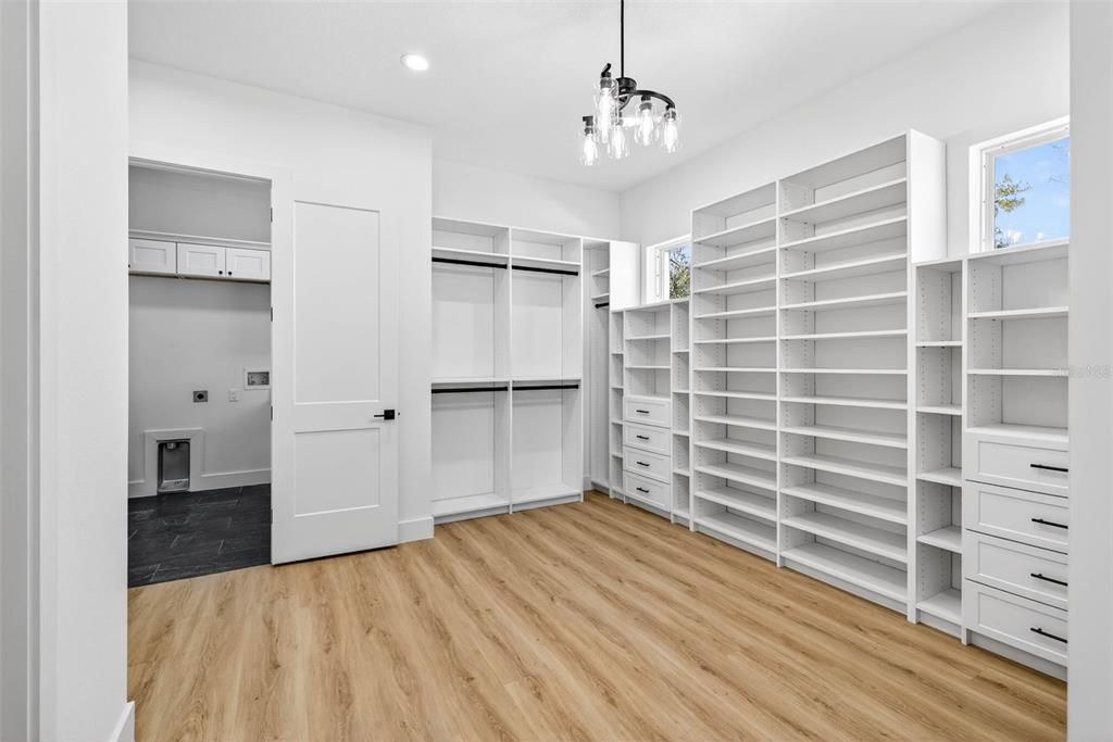 For Sale: $1,259,000 (5 beds, 4 baths, 3752 Square Feet)