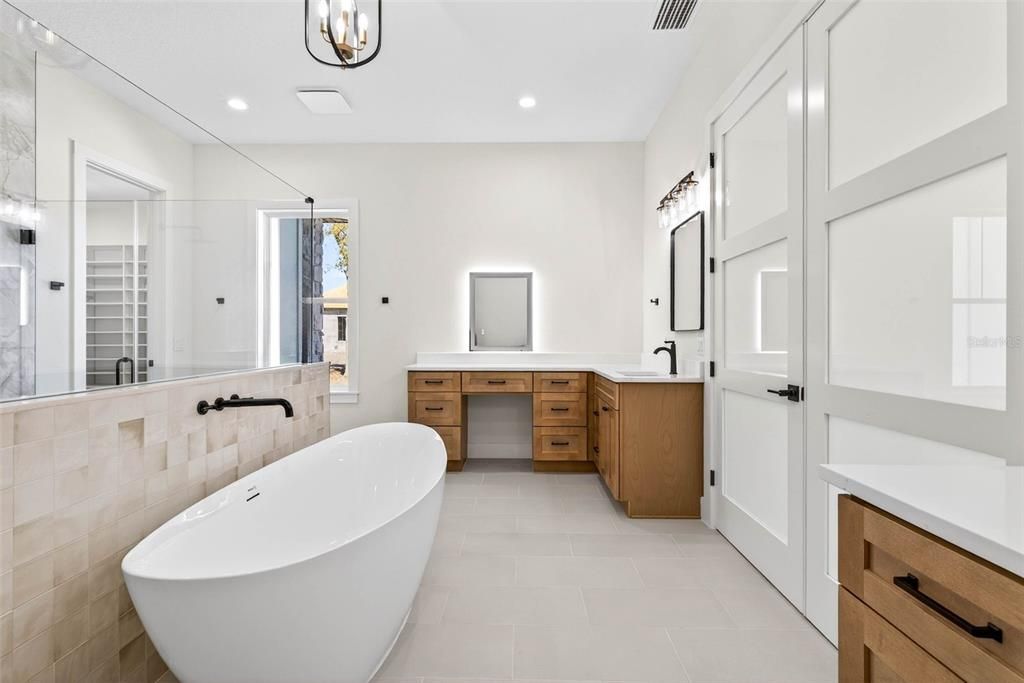 For Sale: $1,259,000 (5 beds, 4 baths, 3752 Square Feet)