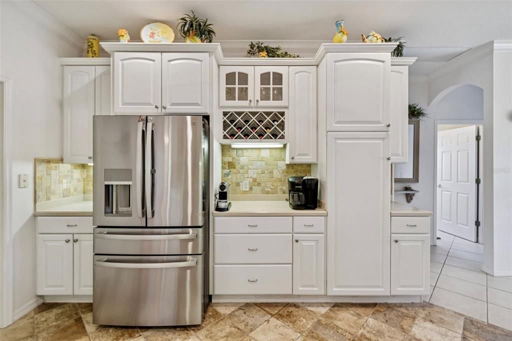 На продажу: $399,000 (2 спален, 2 ванн, 2081 Квадратных фут)
