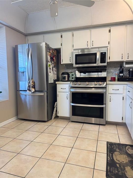 Activo con contrato: $195,999 (2 camas, 2 baños, 988 Pies cuadrados)