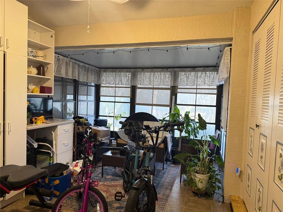 Activo con contrato: $195,999 (2 camas, 2 baños, 988 Pies cuadrados)