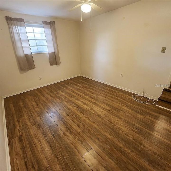 En Venta: $279,900 (3 camas, 0 baños, 1376 Pies cuadrados)