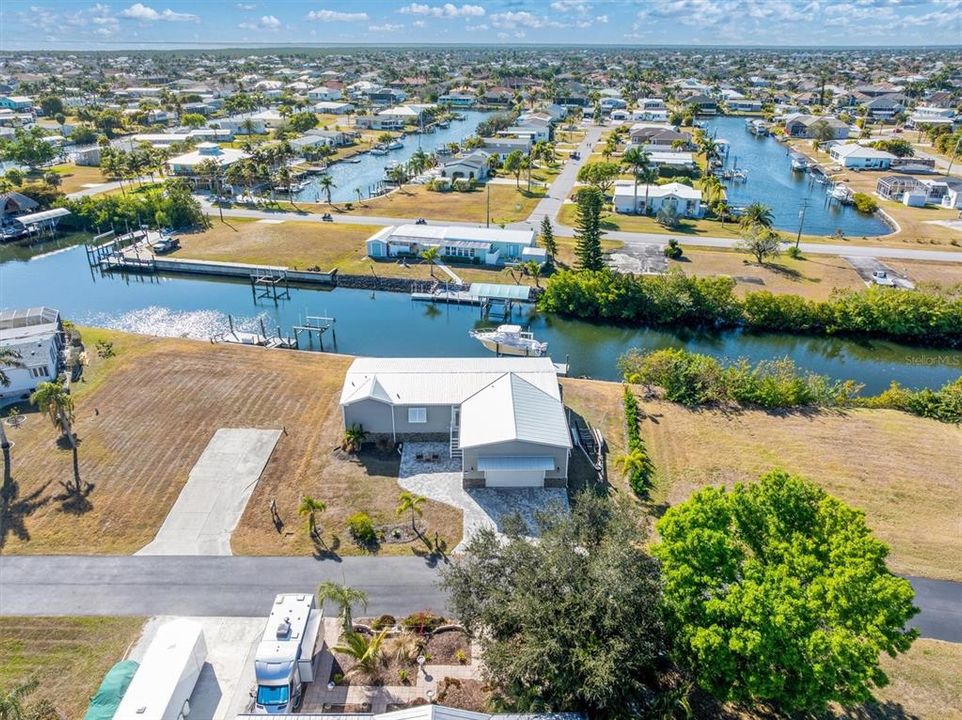 Vendido Recientemente: $399,000 (3 camas, 2 baños, 1920 Pies cuadrados)