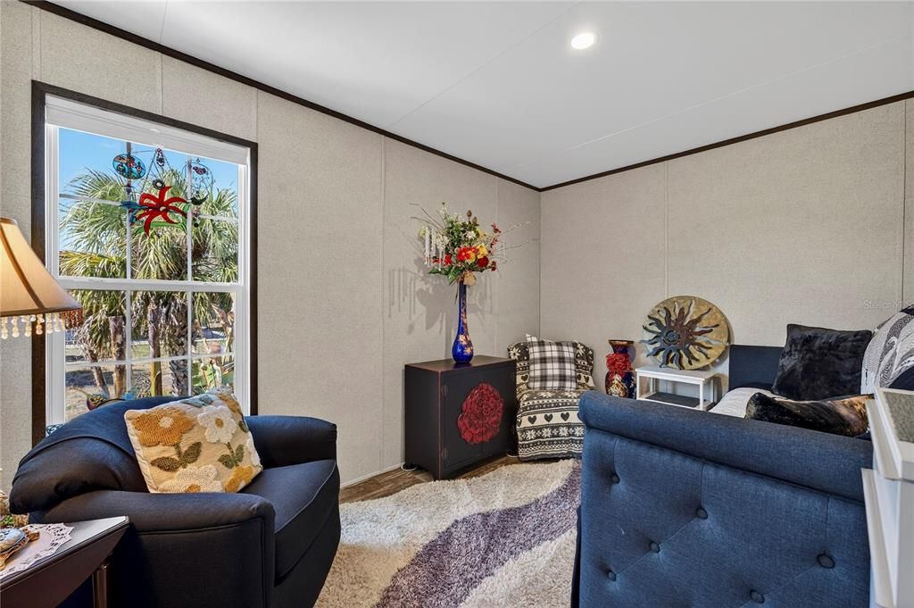 For Sale: $439,999 (3 beds, 2 baths, 1404 Square Feet)