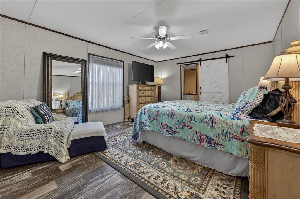 For Sale: $439,999 (3 beds, 2 baths, 1404 Square Feet)