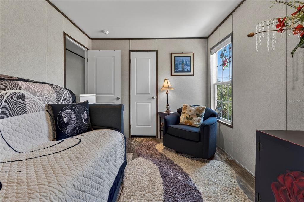 For Sale: $439,999 (3 beds, 2 baths, 1404 Square Feet)