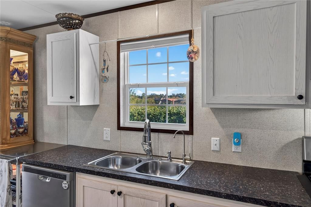 For Sale: $439,999 (3 beds, 2 baths, 1404 Square Feet)