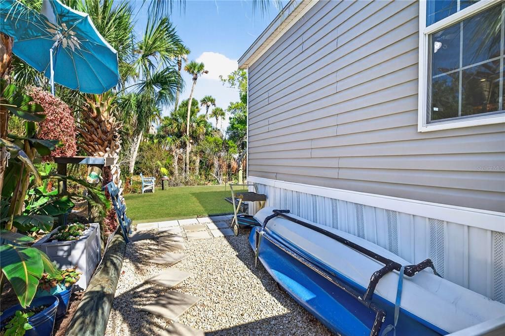 For Sale: $439,999 (3 beds, 2 baths, 1404 Square Feet)