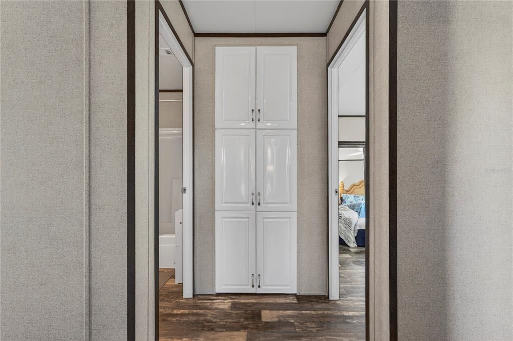 For Sale: $439,999 (3 beds, 2 baths, 1404 Square Feet)