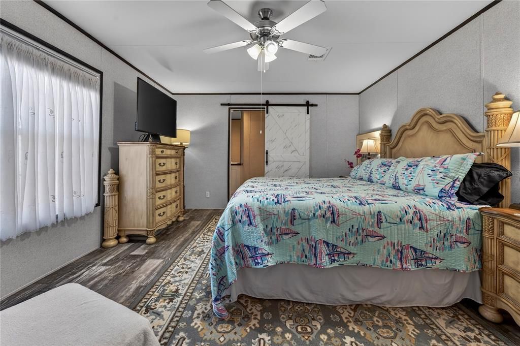 For Sale: $439,999 (3 beds, 2 baths, 1404 Square Feet)