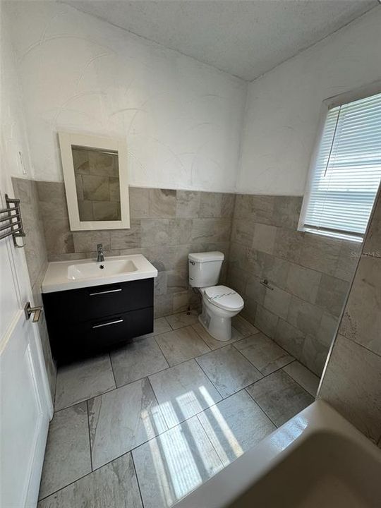 Activo con contrato: $265,000 (3 camas, 1 baños, 1134 Pies cuadrados)