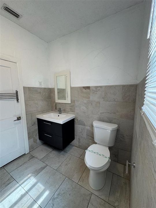 Activo con contrato: $265,000 (3 camas, 1 baños, 1134 Pies cuadrados)