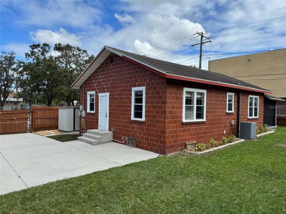 Activo con contrato: $265,000 (3 camas, 1 baños, 1134 Pies cuadrados)
