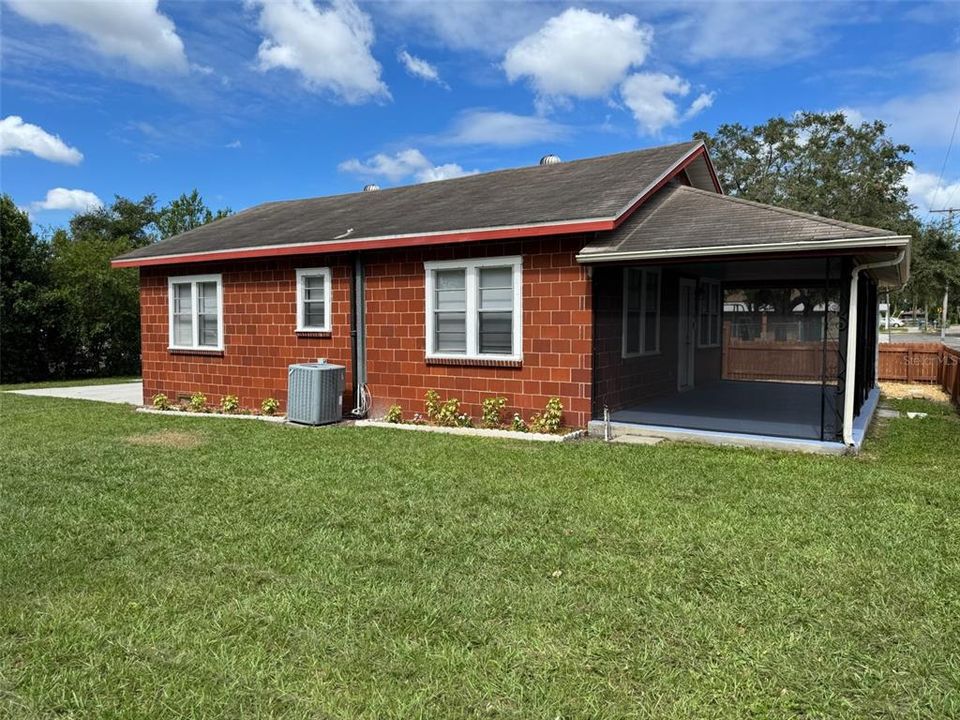 Activo con contrato: $265,000 (3 camas, 1 baños, 1134 Pies cuadrados)