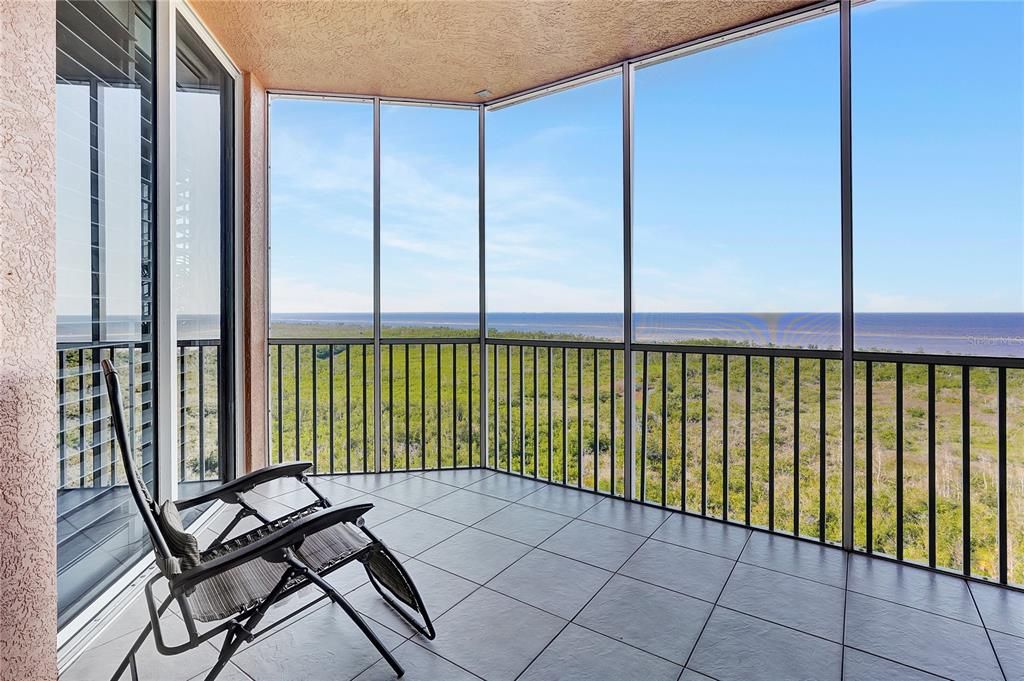 En Venta: $799,000 (2 camas, 3 baños, 2430 Pies cuadrados)