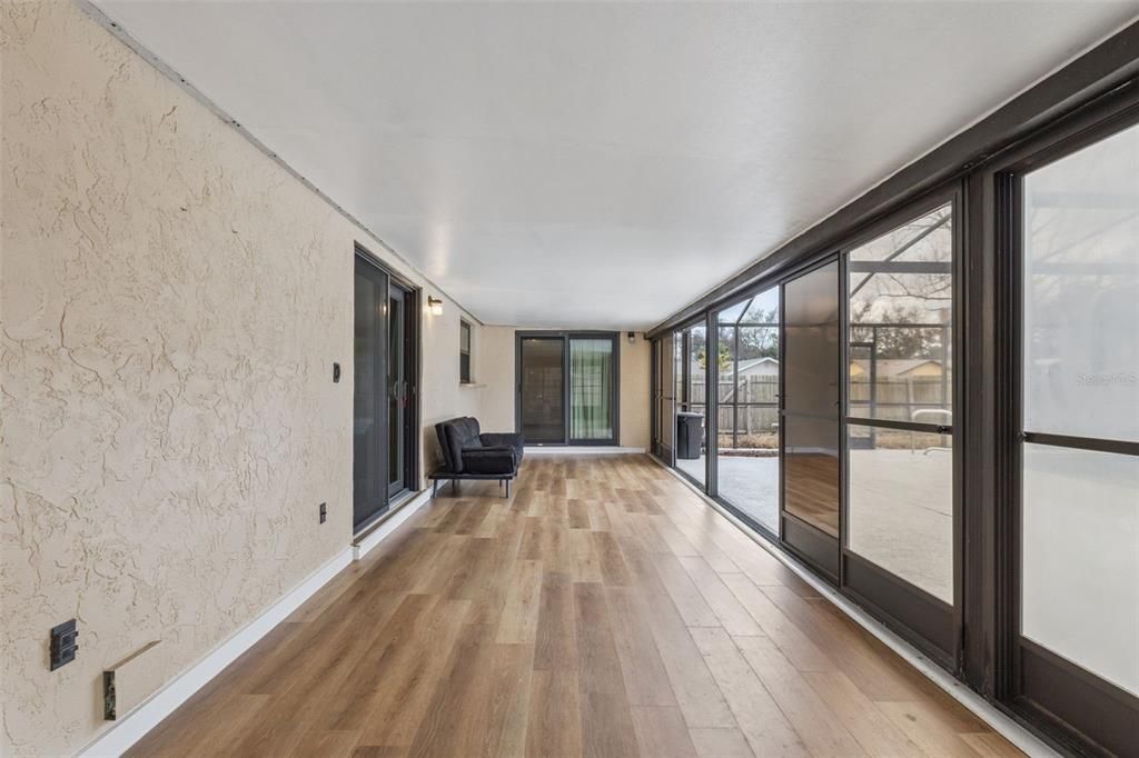 На продажу: $379,990 (3 спален, 2 ванн, 1626 Квадратных фут)