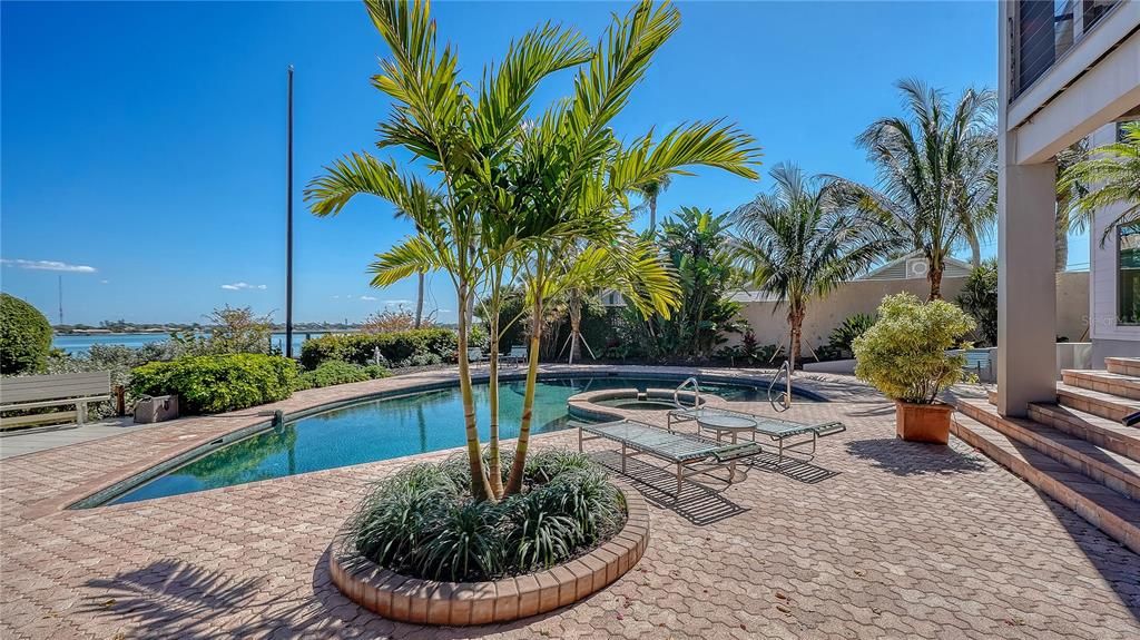 En Venta: $6,995,000 (4 camas, 3 baños, 5590 Pies cuadrados)