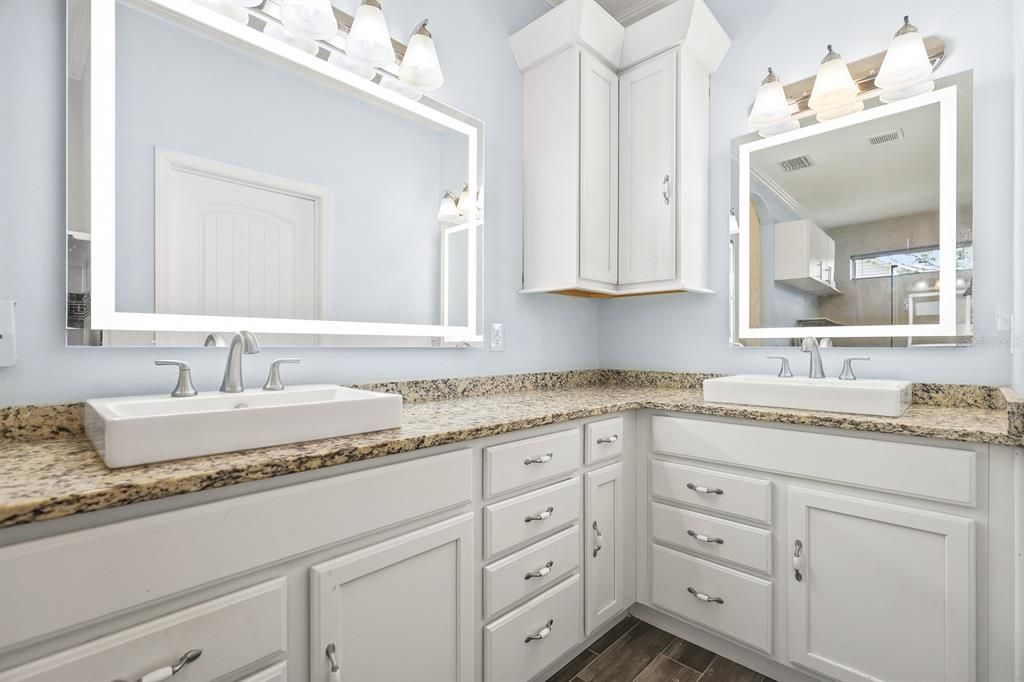 Active With Contract: $515,000 (3 beds, 3 baths, 2900 Square Feet)