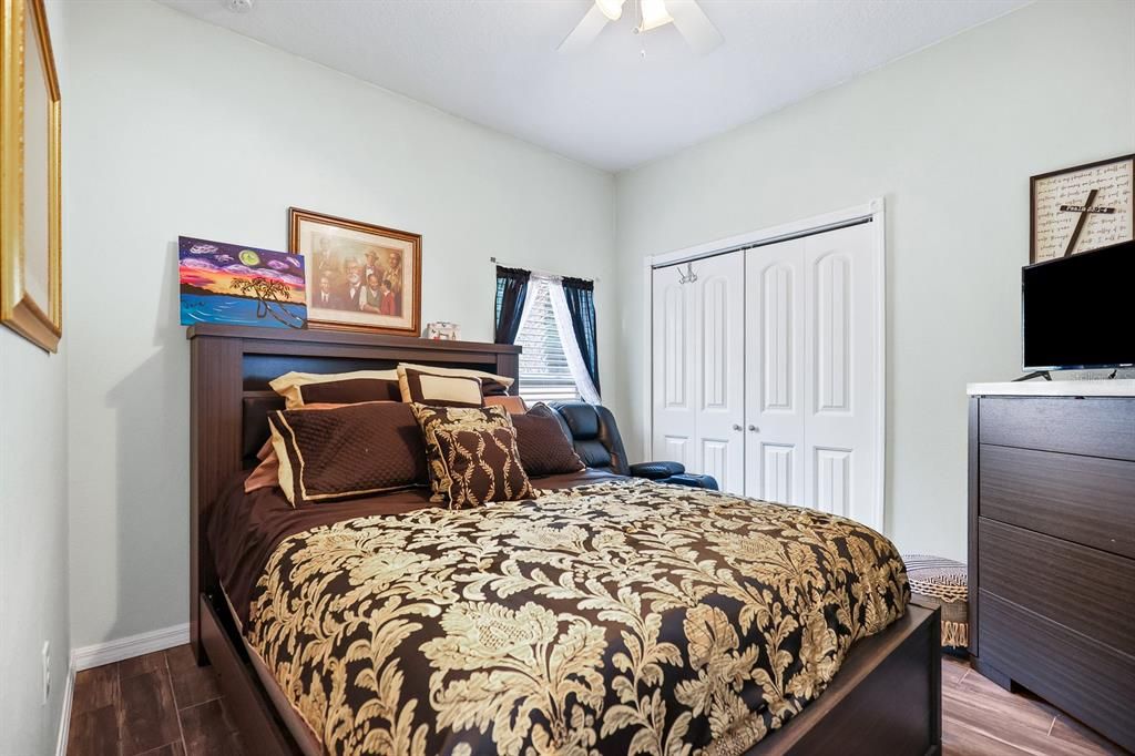 Active With Contract: $515,000 (3 beds, 3 baths, 2900 Square Feet)